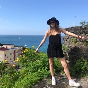 Meet your Posher, Claire